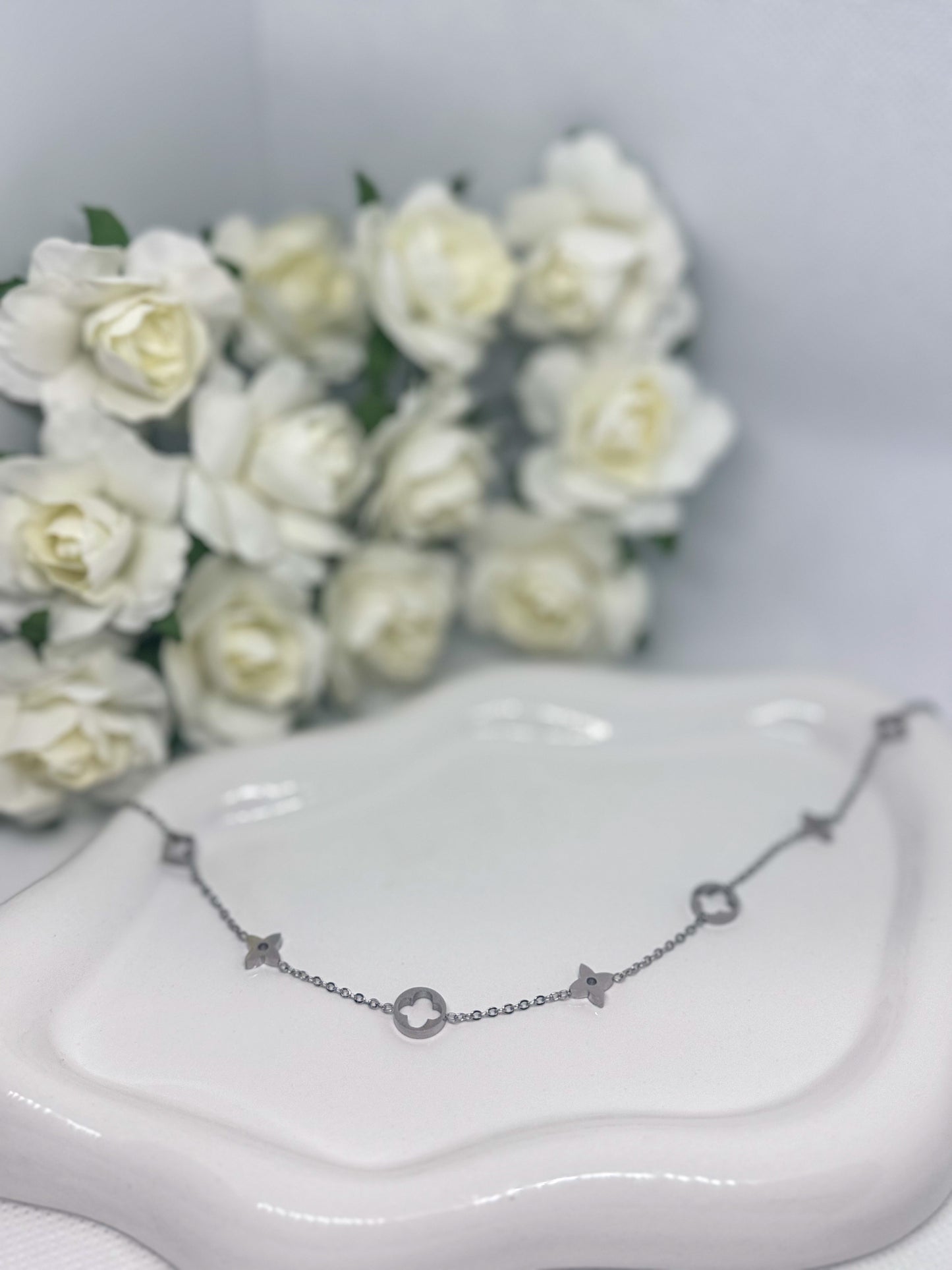 Collier Mira